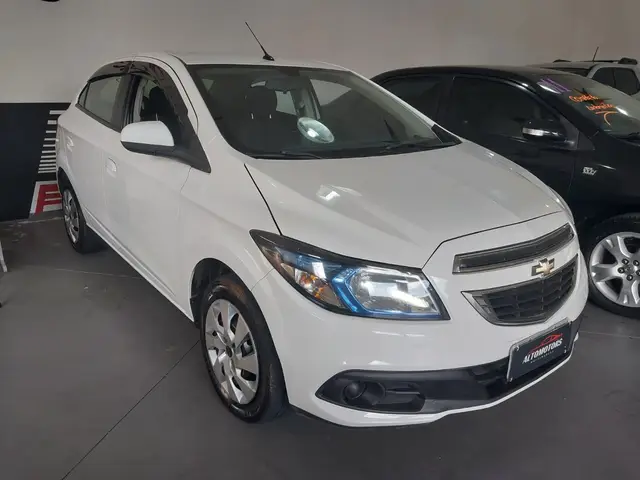 Carro Chevrolet Onix 2013 1.4 LT SPE/4