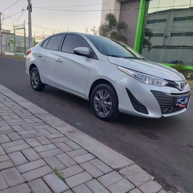 Carro Toyota Yaris Sedan 2022 1.5 XL Plus Connect CVT (Flex)