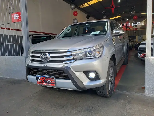 Carro Toyota Hilux Cabine Dupla 2016 Hilux 2.8 TDI SRX CD 4x4 (Aut)
