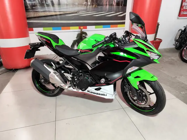 Moto Kawasaki Ninja 2022 400
