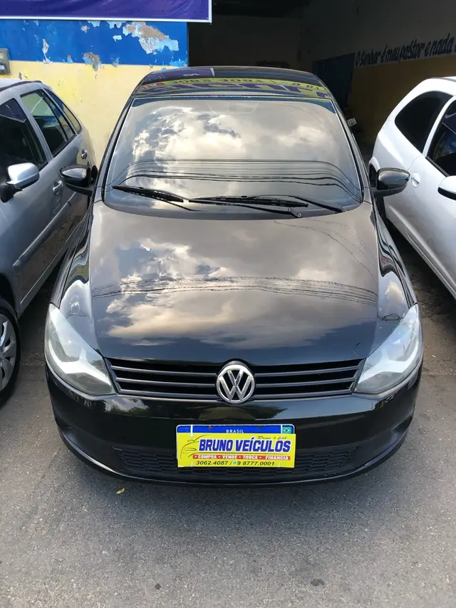 Carro Volkswagen Fox 2011 1.0 8V (Flex) 4p