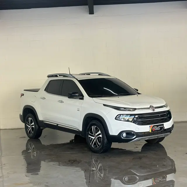 Carro Fiat Toro 2017 Volcano 2.0 diesel AT9 4x4