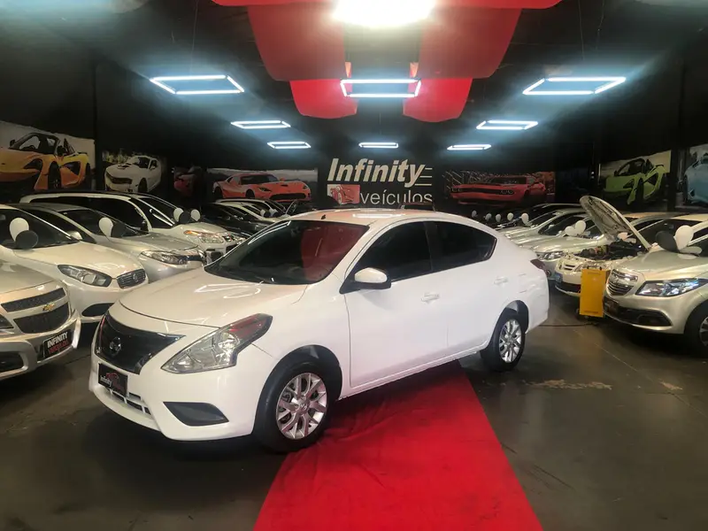 Nissan Versa 1.6 16V SV FlexStart CVT (Flex)