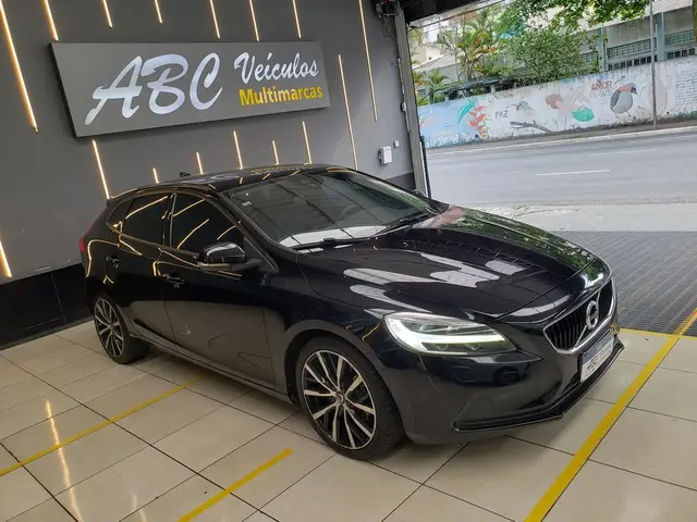 Carro Volvo V40 Momentum 2019 V40 2.0 T4 Momentum