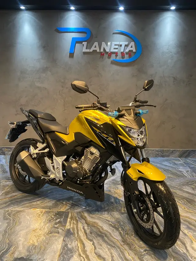 Carro Honda CB 300F Twister 2024 (CBS)