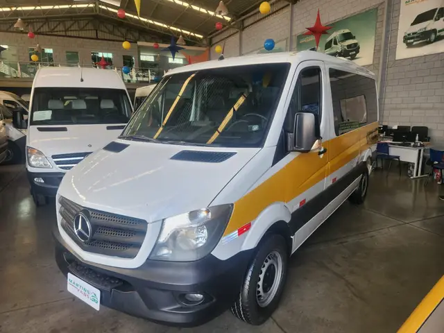 Carro Mercedes-Benz Sprinter 2019 VAN 415 CDI 15+1 Luxo