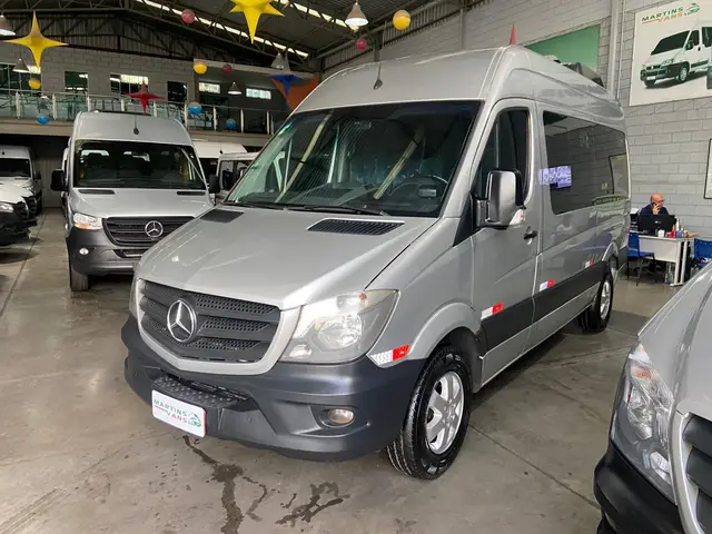Carro Mercedes-Benz Sprinter 2019 VAN 415 CDI  Teto Alto 15+1 Luxo