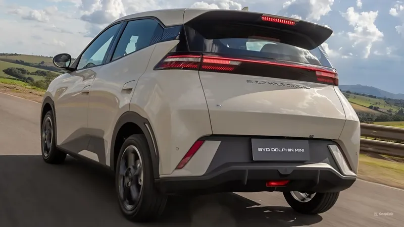 China bate recorde e vende mais de 1 milhão de elétricos e híbridos em um mês