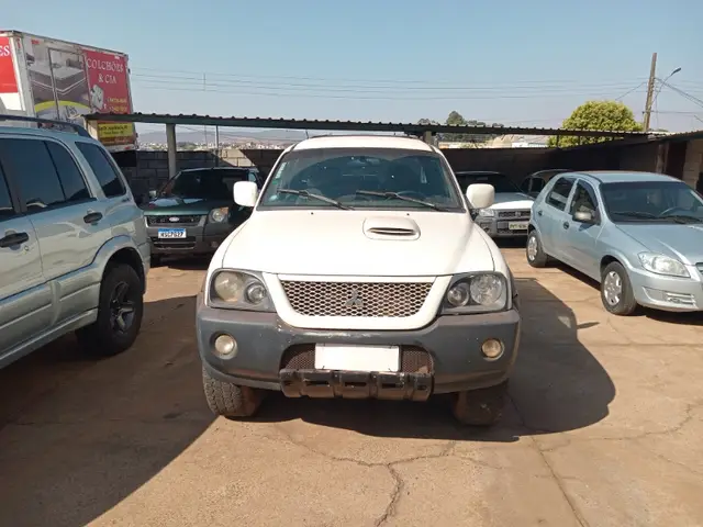 Carro Mitsubishi L200 Triton Outdoor 2008 L 200 Outdoor HPE 4x4 2.5 (cab. dupla)