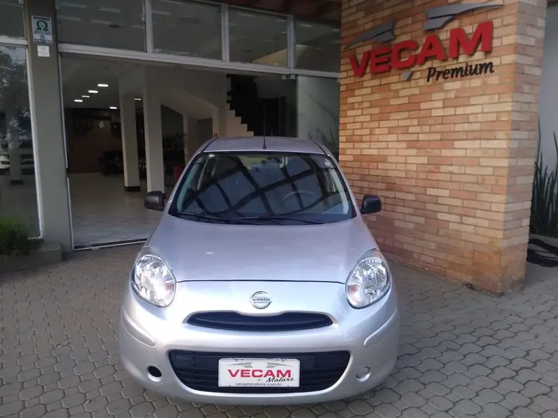 Nissan March 1.6 16V S (Flex)