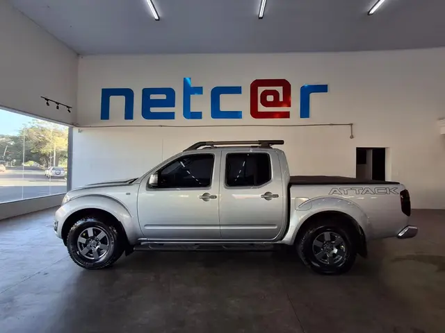 Carro Nissan Frontier 2014 2.5 TD CD 4x4 SV Attack