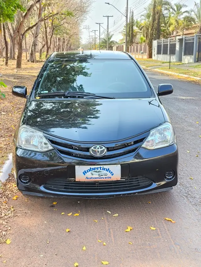 Carro Toyota Etios 2013 XS 1.3 (Flex)