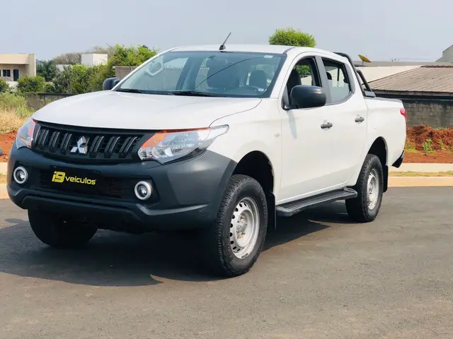 Carro Mitsubishi L200 Triton Sport 2021 Sport 2.4 DID-H GLS 4WD (Aut)