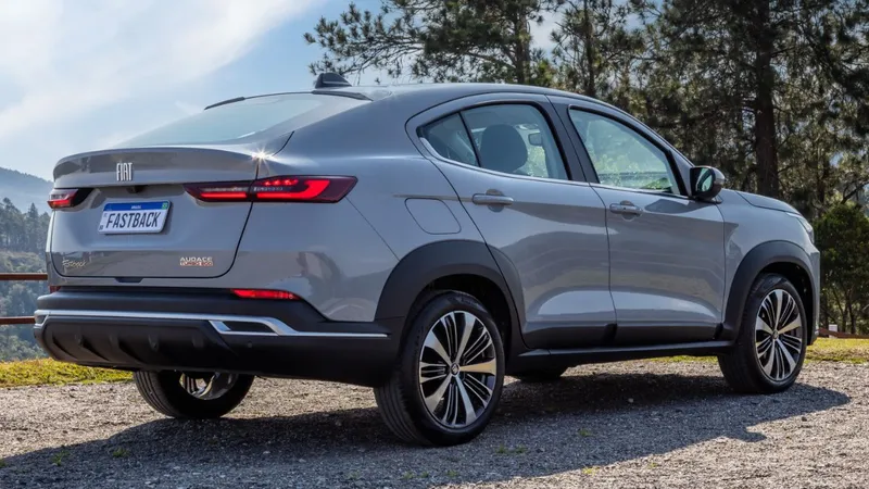 Fiat Toro e Fastback ficam até R$ 24 mil mais baratos; confira os preços
