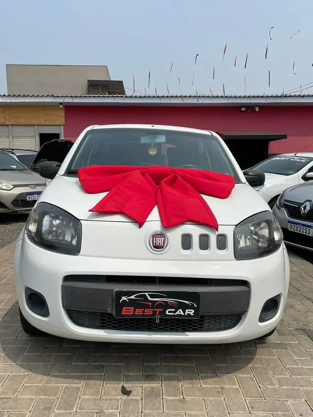 Carro Fiat Uno 2016 Vivace Celeb. 1.0 8V (Flex) 4p