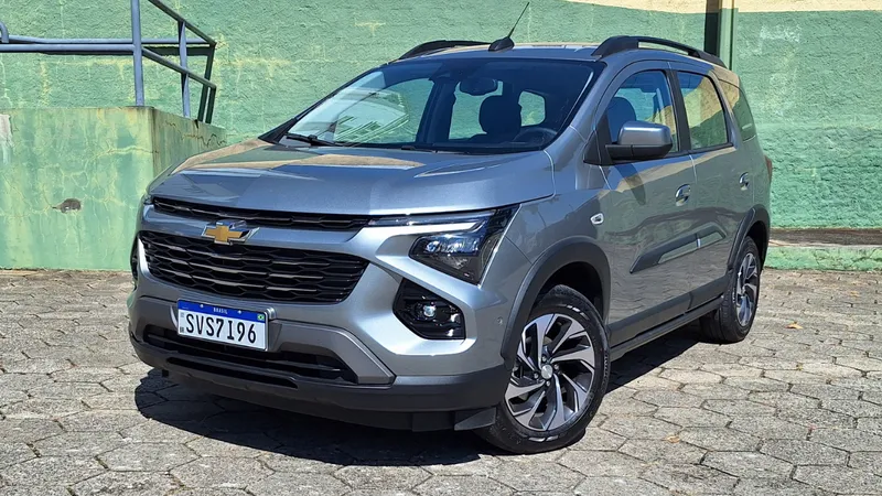 Chevrolet Spin tem jeitão de SUV e deveria andar mais 