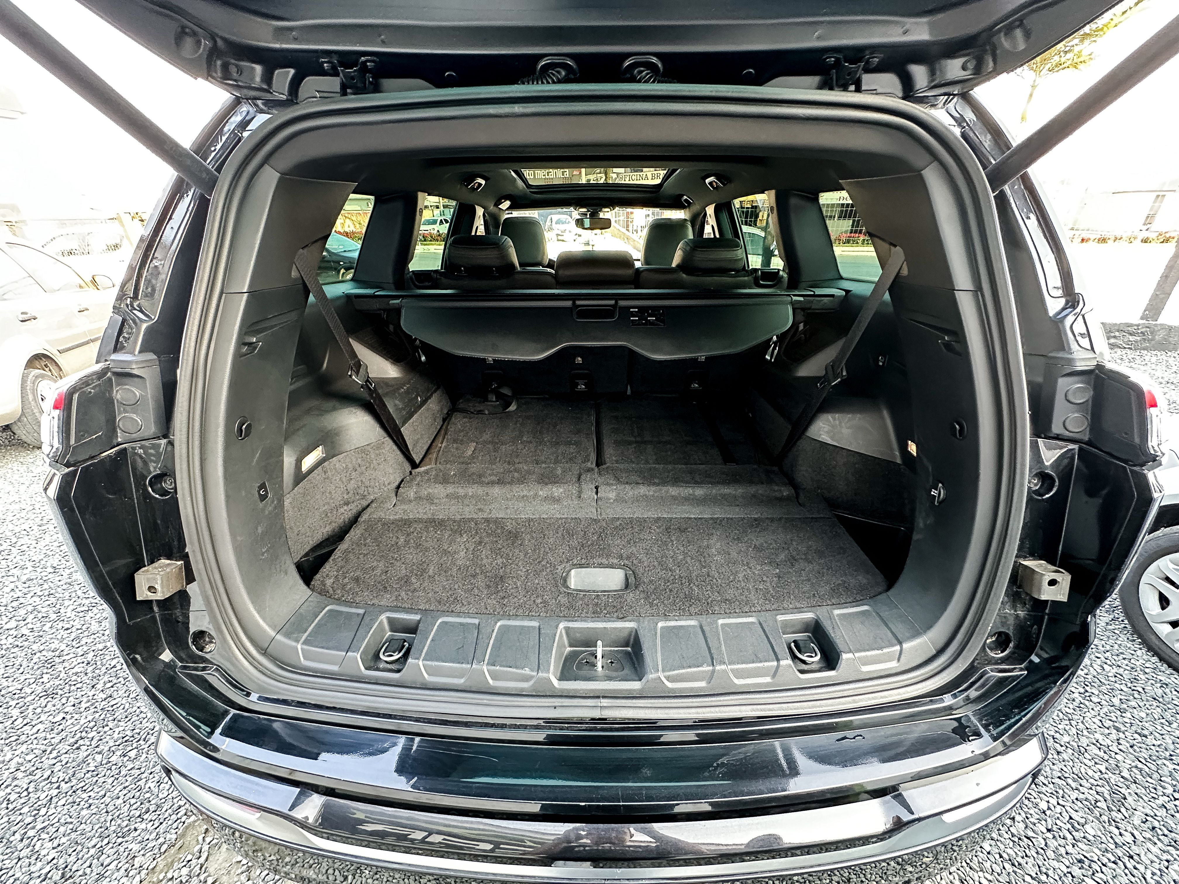 Jeep Commander