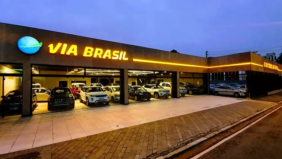 Fachada da loja Veículos à venda em Via Brasil Automóveis - Ribeirão Pires - SP | Mobiauto