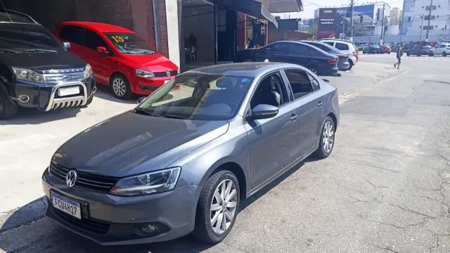 Carro Volkswagen Jetta 2014 2.0 Comfortline Tiptronic (Flex)