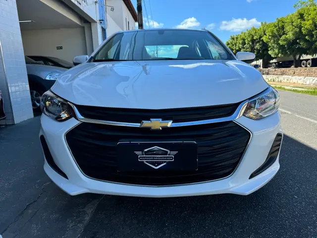 Carro Chevrolet Onix Plus 2023 LT 1.0