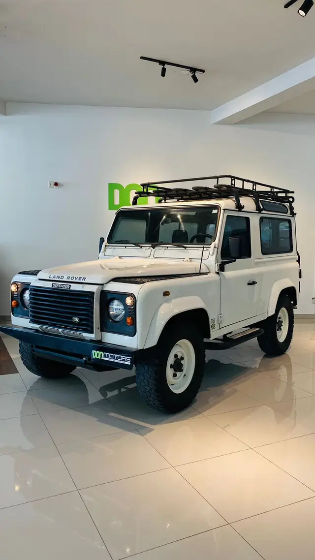 Carro Land Rover Defender 2000 90 4X4 2.5 SW
