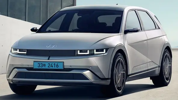 Já disponível para reservas, hatch elétrico apela para esportividade e tecnologia