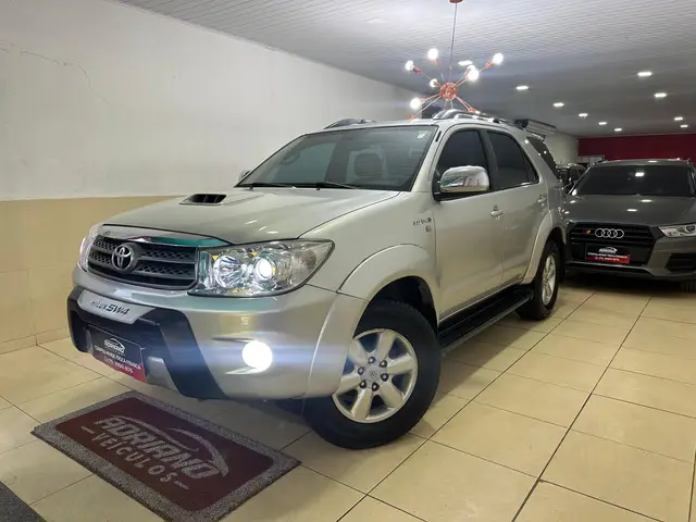 Carro Toyota Hilux SW4 2010 SRV 4x4 3.0 Turbo  (aut)