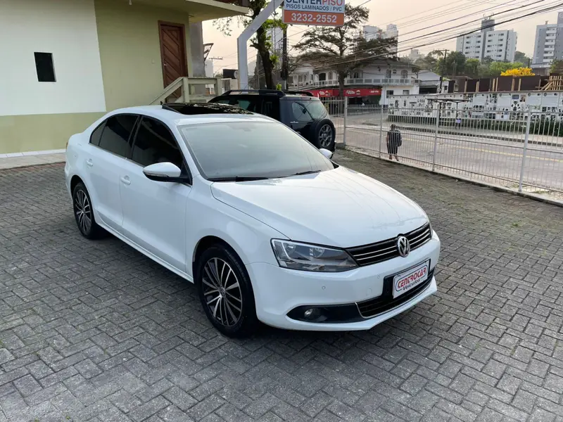 Volkswagen Jetta 2.0 TSI Highline DSG