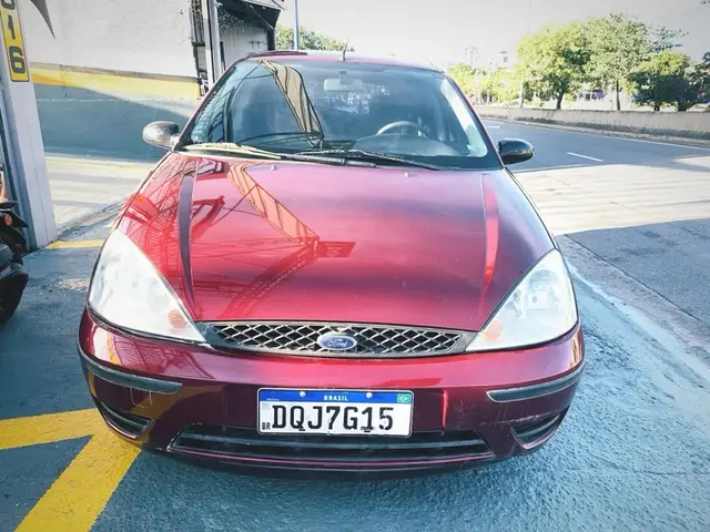 Carro Ford Focus Hatch 2005 Ghia 2.0 16V Duratec