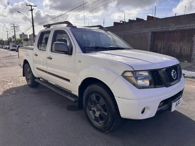 Carro Nissan Frontier 2013 SE Attack 2.5 4x2 (Cab.Dupla)