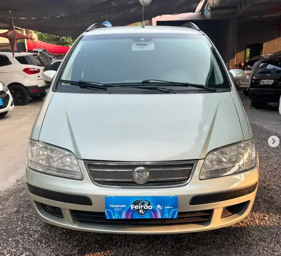 Carro Fiat Idea 2010 ELX 1.4 (Flex)