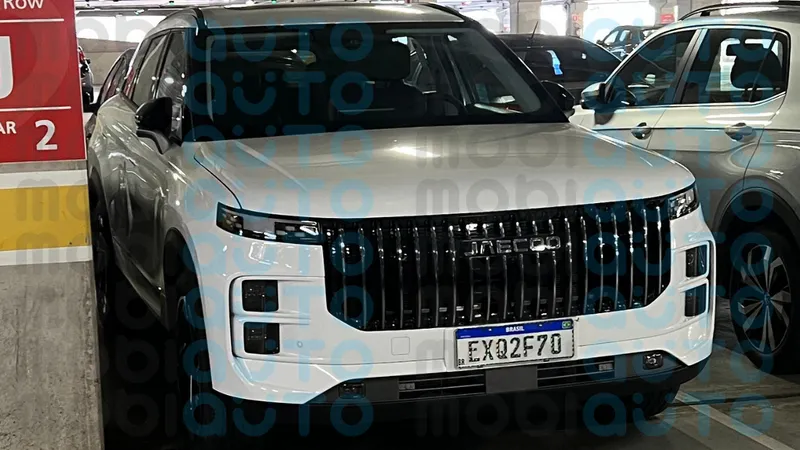 Jaecoo J7 faz 58,6 km/l e roda tanto quanto BYD Dolphin Mini no modo elétrico