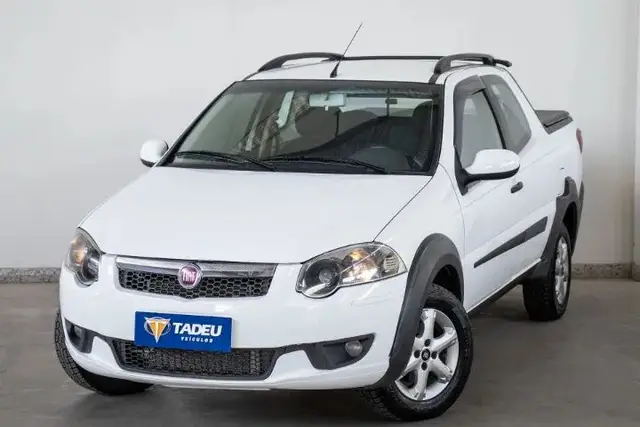 Carro Fiat Strada 2014 Trekking 1.6 16V (Flex) (Cabine Dupla)