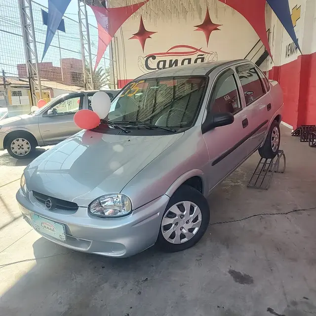 Carro Chevrolet Classic 2005 Corsa Sedan  Life 1.0 VHC