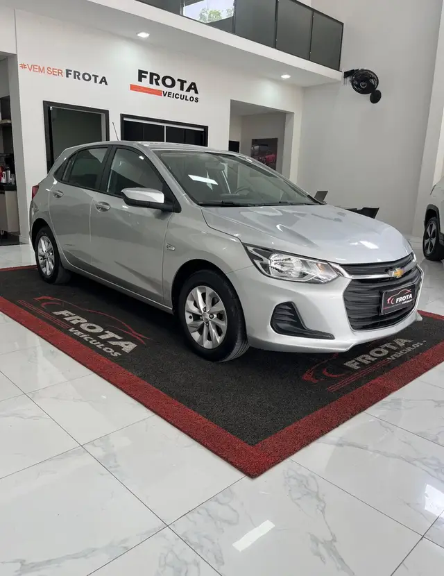 Carro Chevrolet Onix 2023 LT 1.0