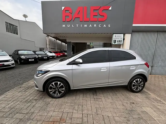 Carro Chevrolet Onix 2014 HATCH LTZ 1.4 8V FlexPower 5p Mec.