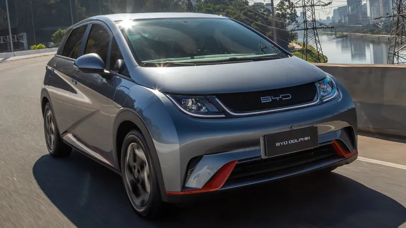 BYD Dolphin despenca e vende menos de mil unidades em setembro