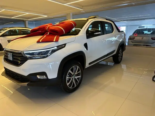 Carro Fiat Strada 2024 Volcano 1.3 Cabine Dupla