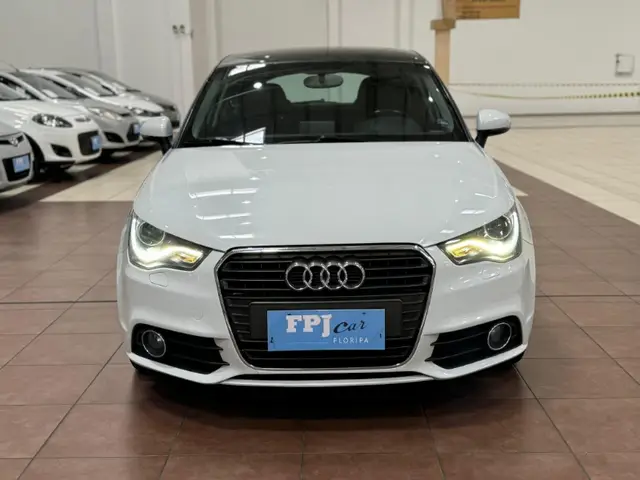 Carro Audi A1 2013 1.4 TFSI Sportback Attraction S Tronic