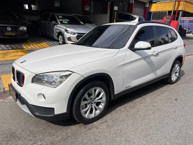 Carro BMW X1 2014 2.0 sDrive18i Top (aut)