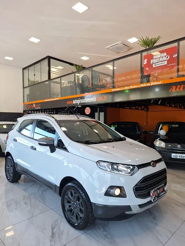 Carro Ford EcoSport 2014 Ecosport Freestyle Plus 4WD 2.0 16V (Flex)