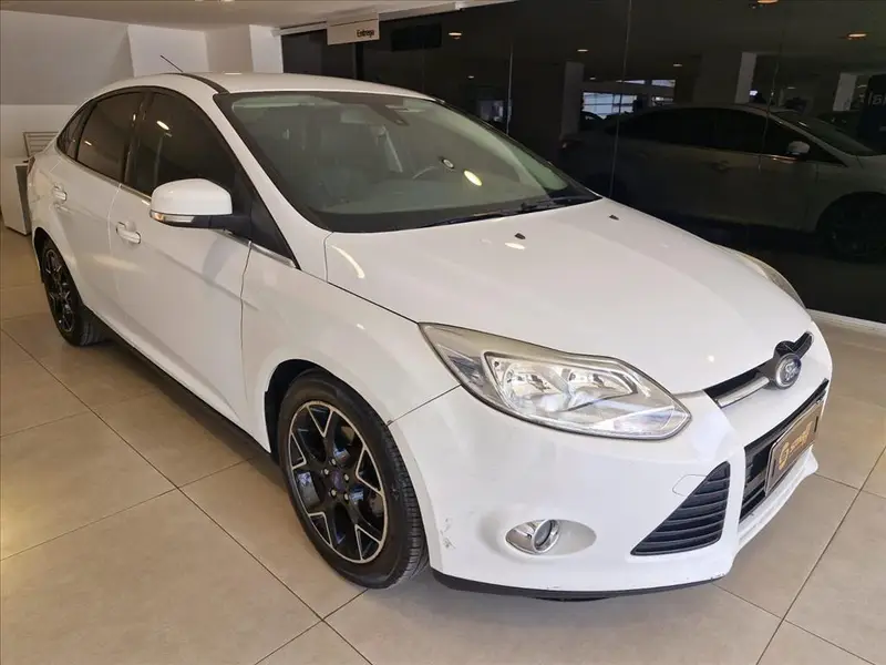 Ford Focus Sedan Titanium 2.0 16V PowerShift
