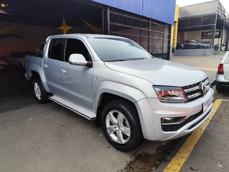 Volkswagen Amarok 2.0 CD 4x4 TDi Highline (Aut)