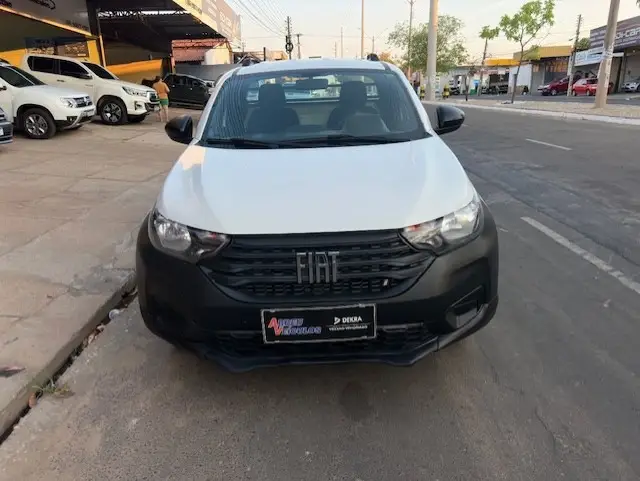 Carro Fiat Strada 2023 Endurance 1.4 Cabine Plus (Flex)