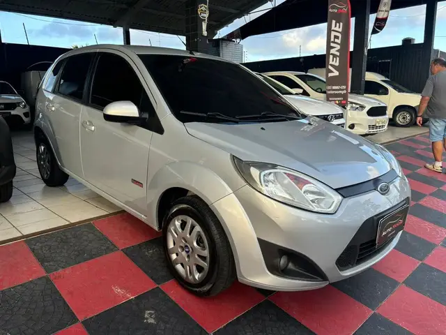 Carro Ford Fiesta Hatch 2011 1.6 (Flex)