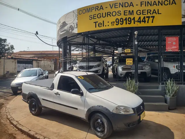Carro Fiat Strada 2013 Working 1.4 (Flex)
