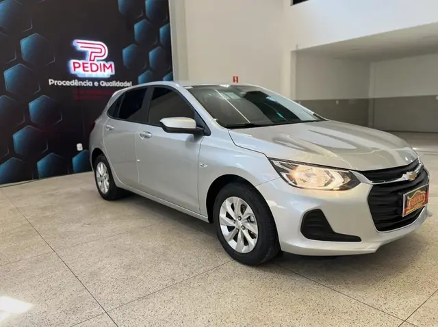 Carro Chevrolet Onix 2023 LT 1.0