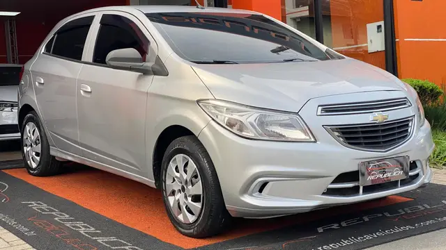 Carro Chevrolet Onix 2015 1.0 LT SPE/4