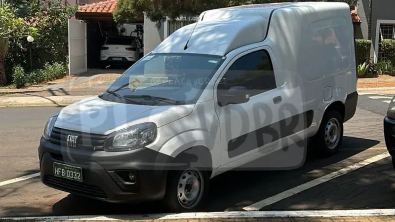 Flagra: Fiat Fiorino em testes indica novidade para o Fiat Mobi