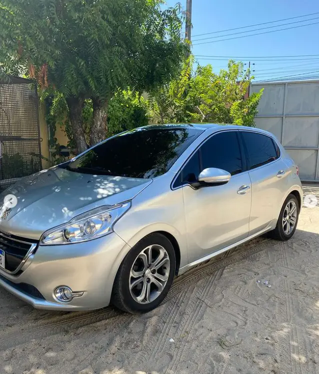 Peugeot 208 Griffe 1.6 16V (Flex) (Aut)